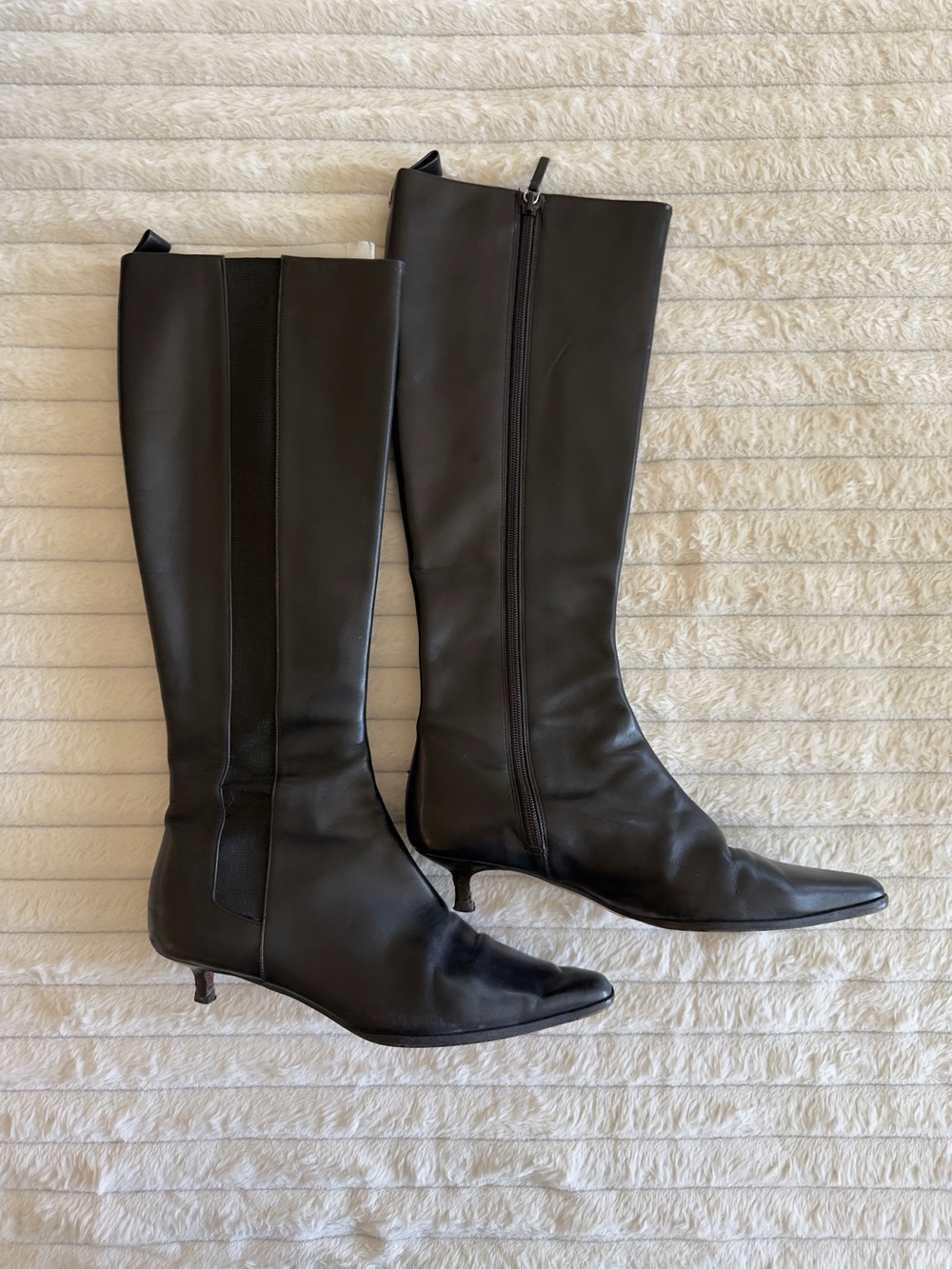 Burberry Black Leather Heeled Chelsea Boots 👢👢👢